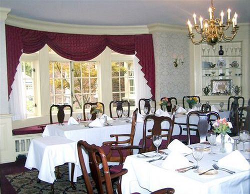 Montague Inn Saginaw Restaurant photo