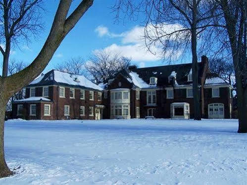 Montague Inn Saginaw Extérieur photo